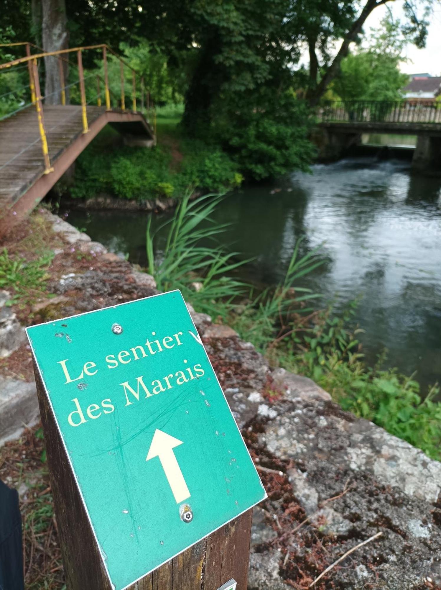 La Maison Au Bord De L'Eau Gracay Kültér fotó